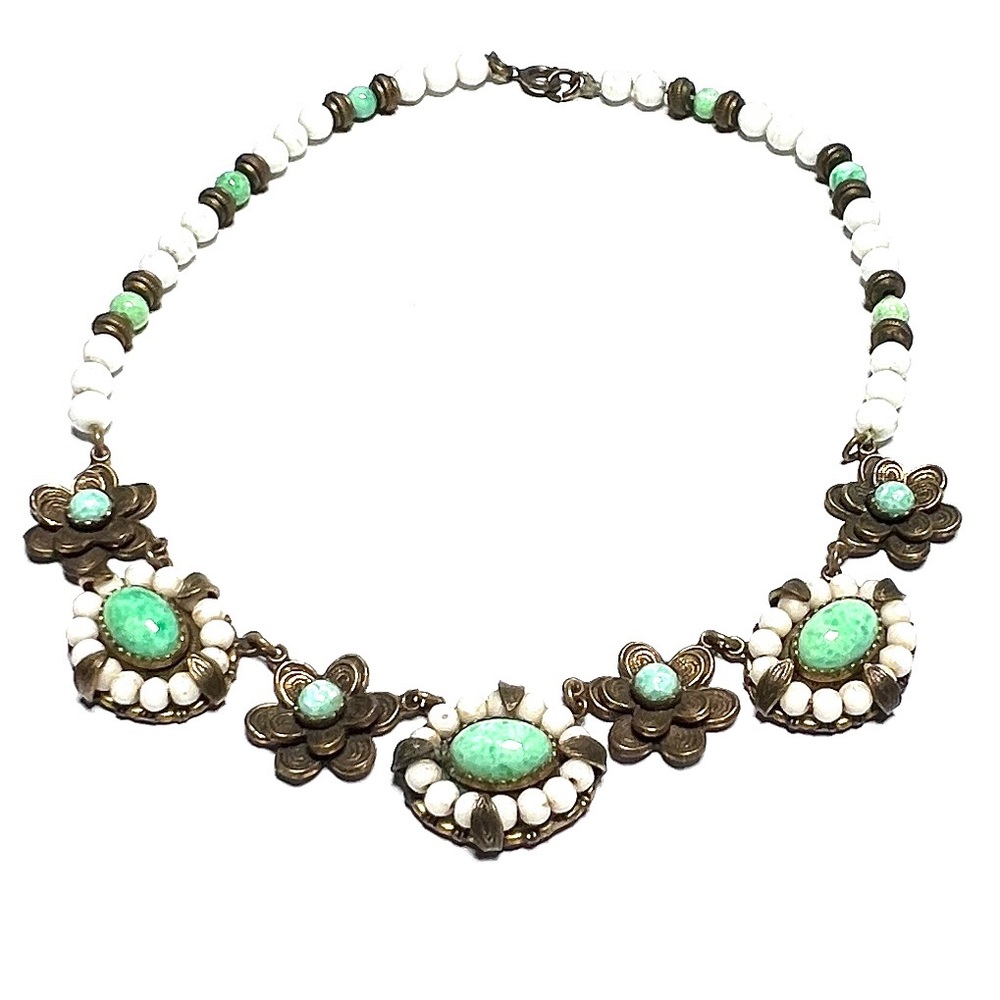 Vtg necklace, in style of Miriam Haskell, with flowers and seeded metal beads